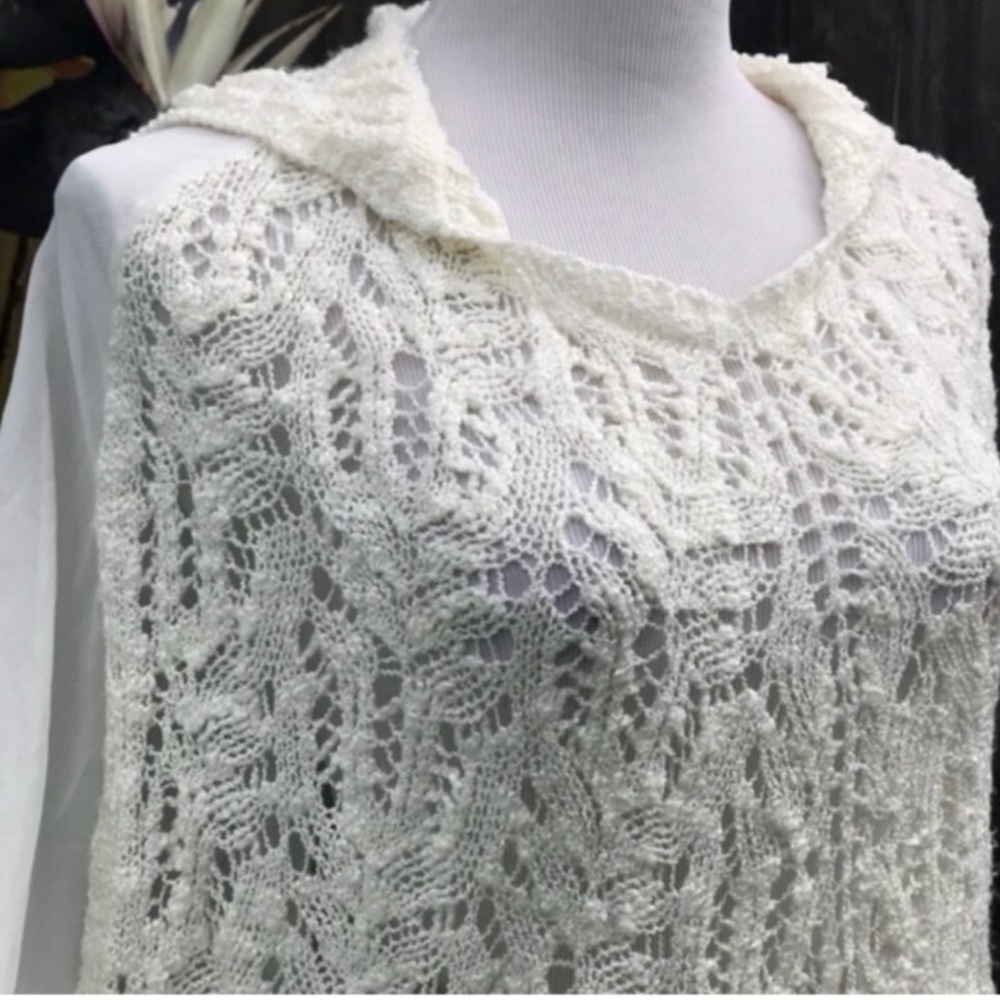 🛍️ Winter white embroidered poncho - Picture 6 of 6